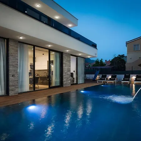 Luxury Anchor Villa Kastela