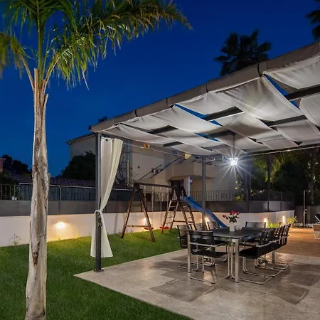Luxury Anchor Villa Kastela