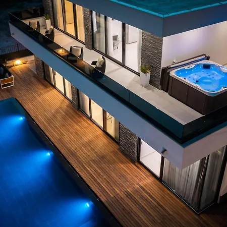 Luxury Anchor *