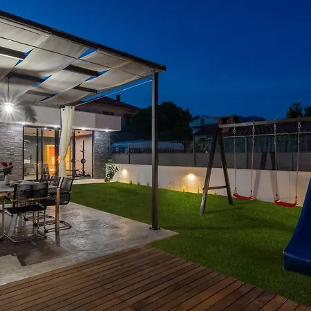 Villa Luxury Anchor *