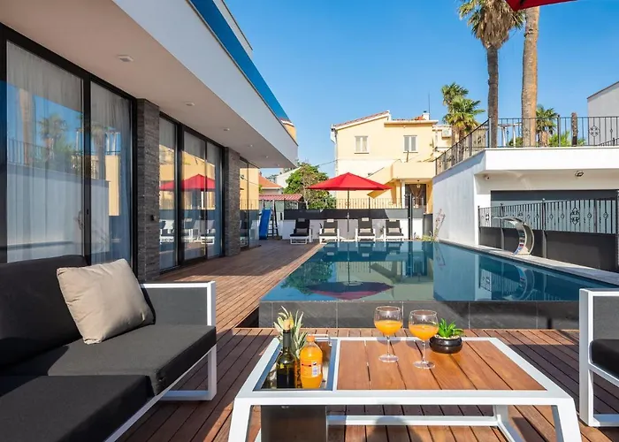 Villa Luxury Anchor